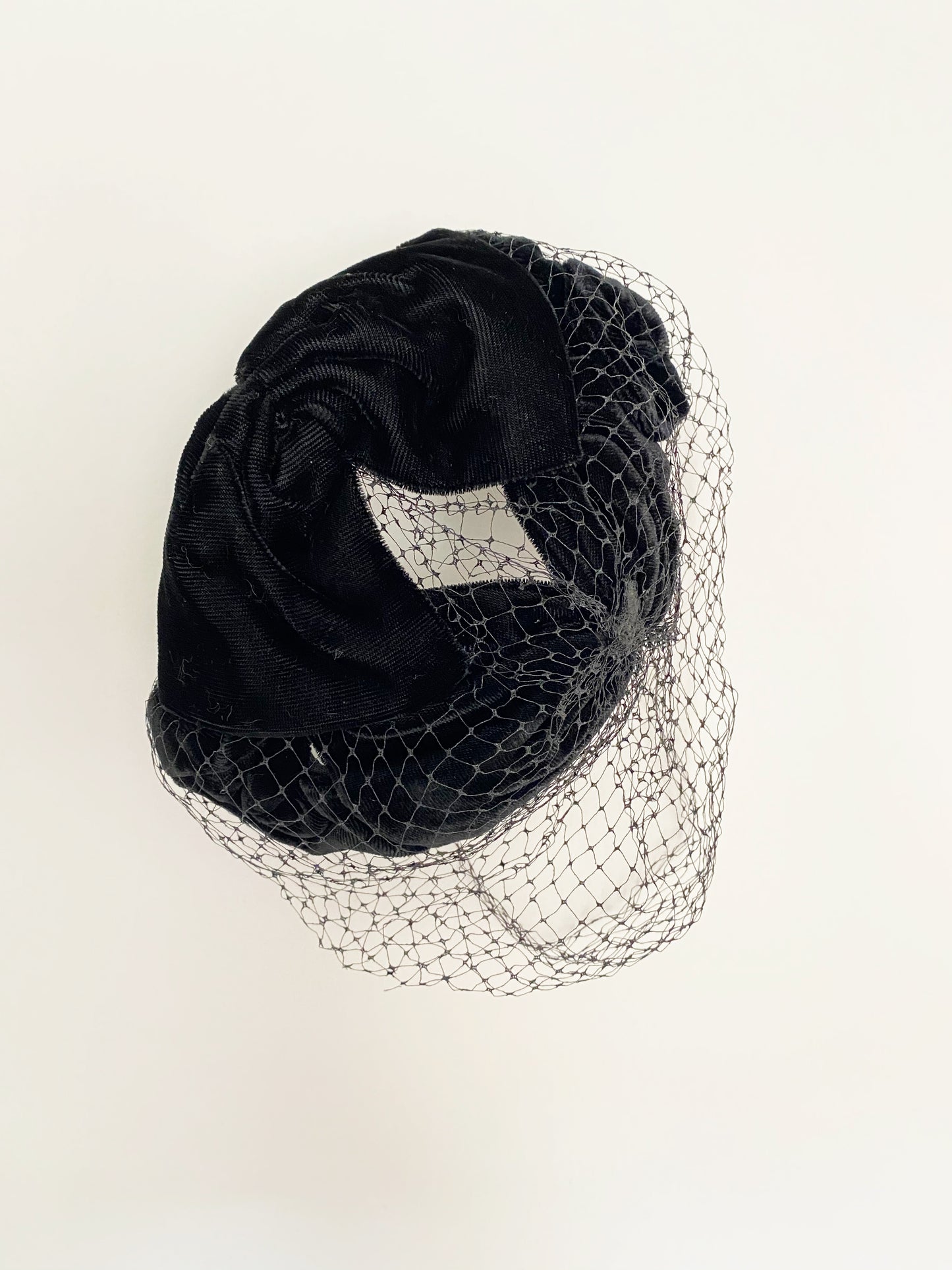 1950s Black Veil Whimsies Hat (S-M)