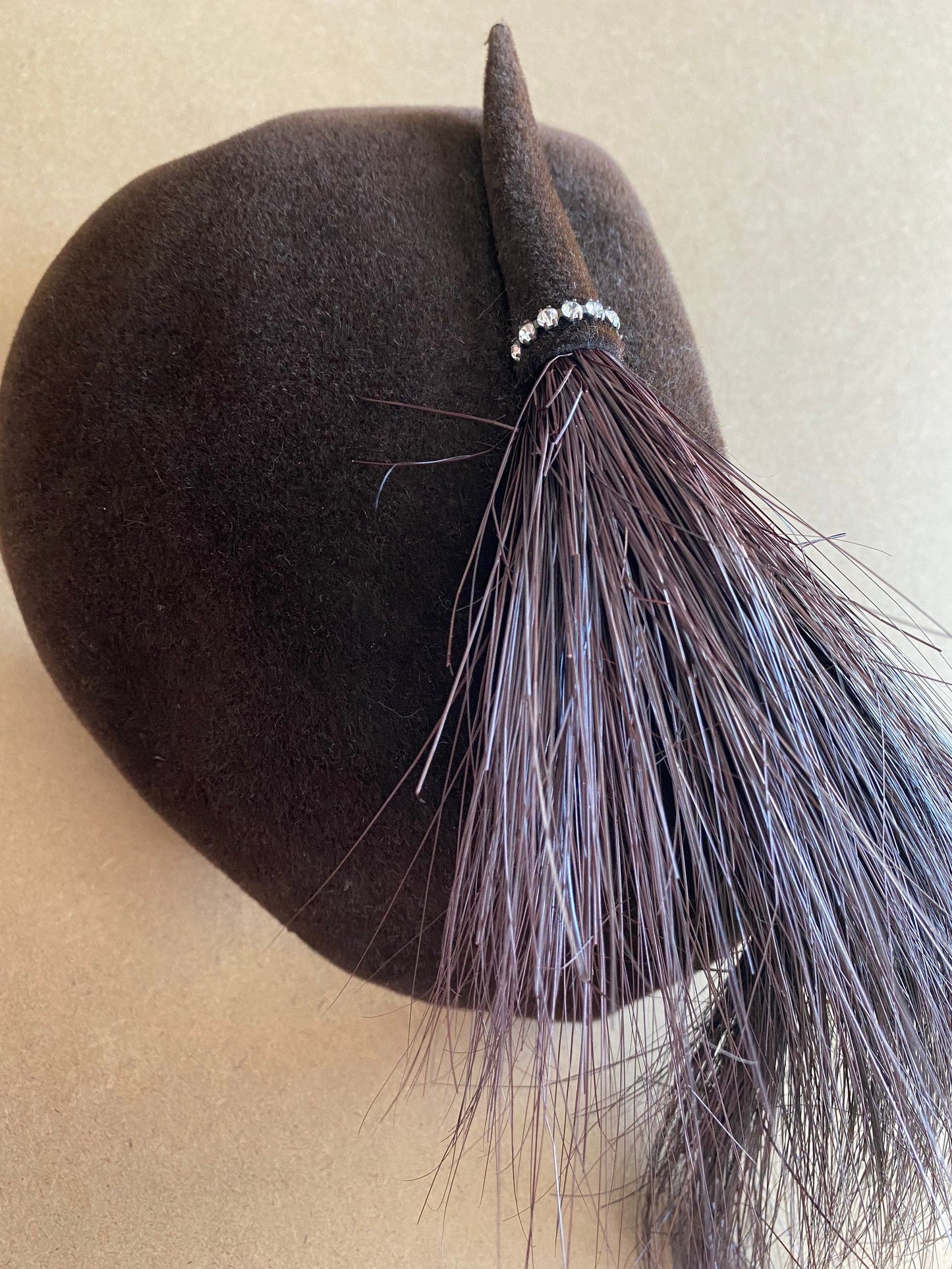 1950s Brown Rhinestone Bristle Detail Fancy Hat (S)