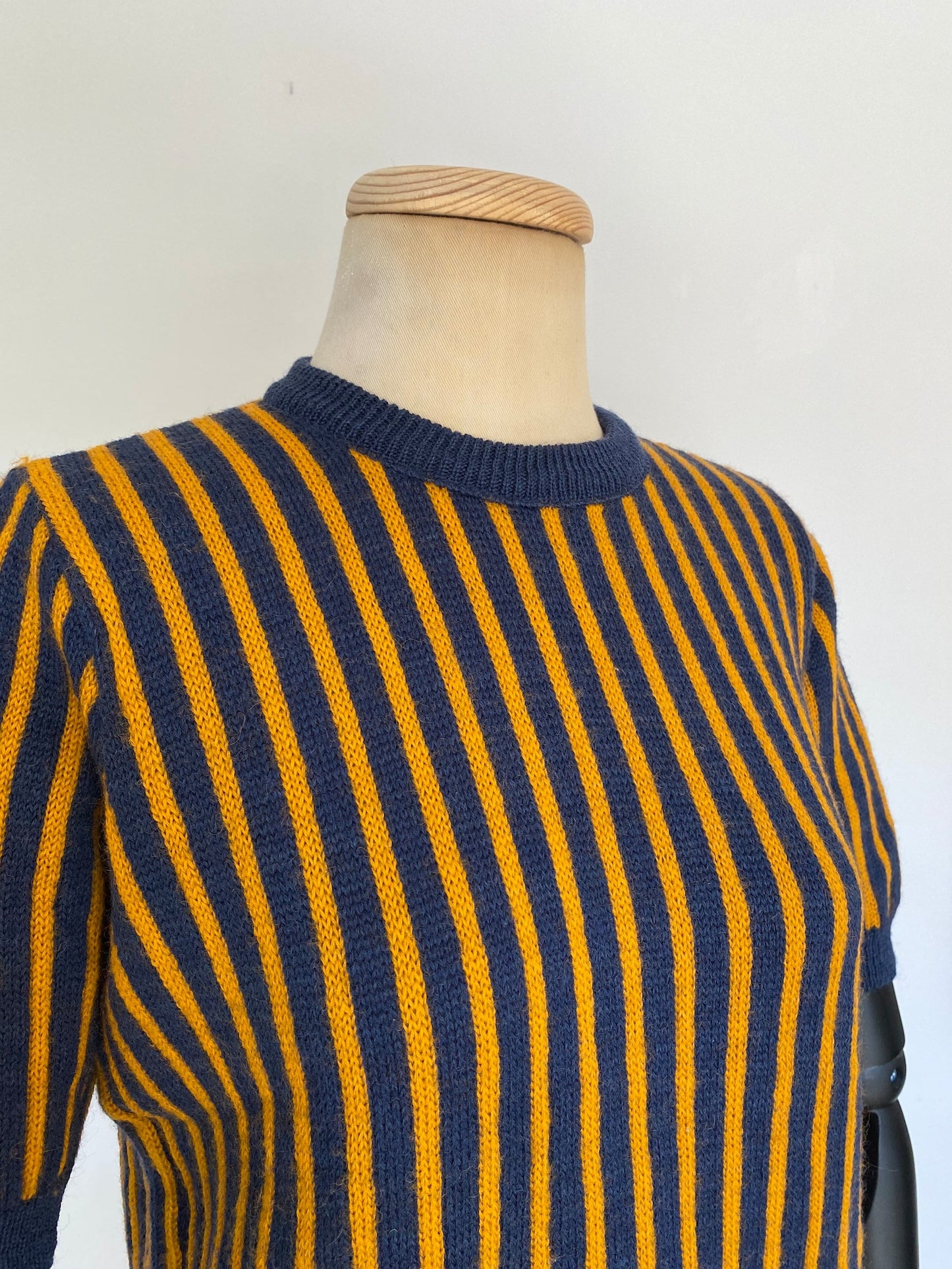 1950s Knitted Top With Stripes (M)