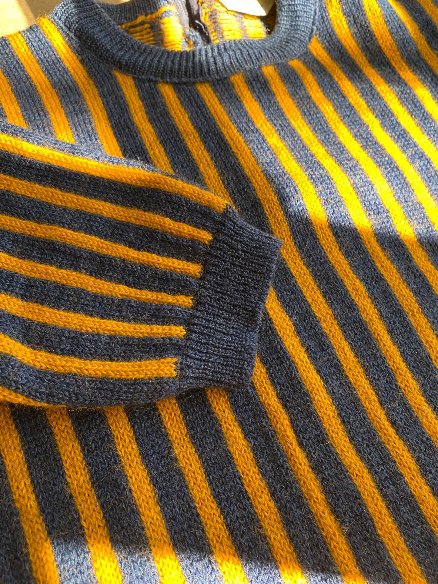 1950s Knitted Top With Stripes (M)