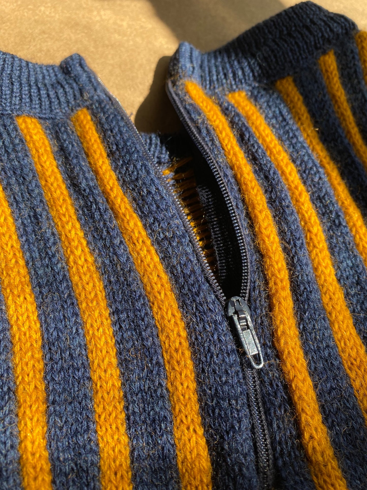 1950s Knitted Top With Stripes (M)